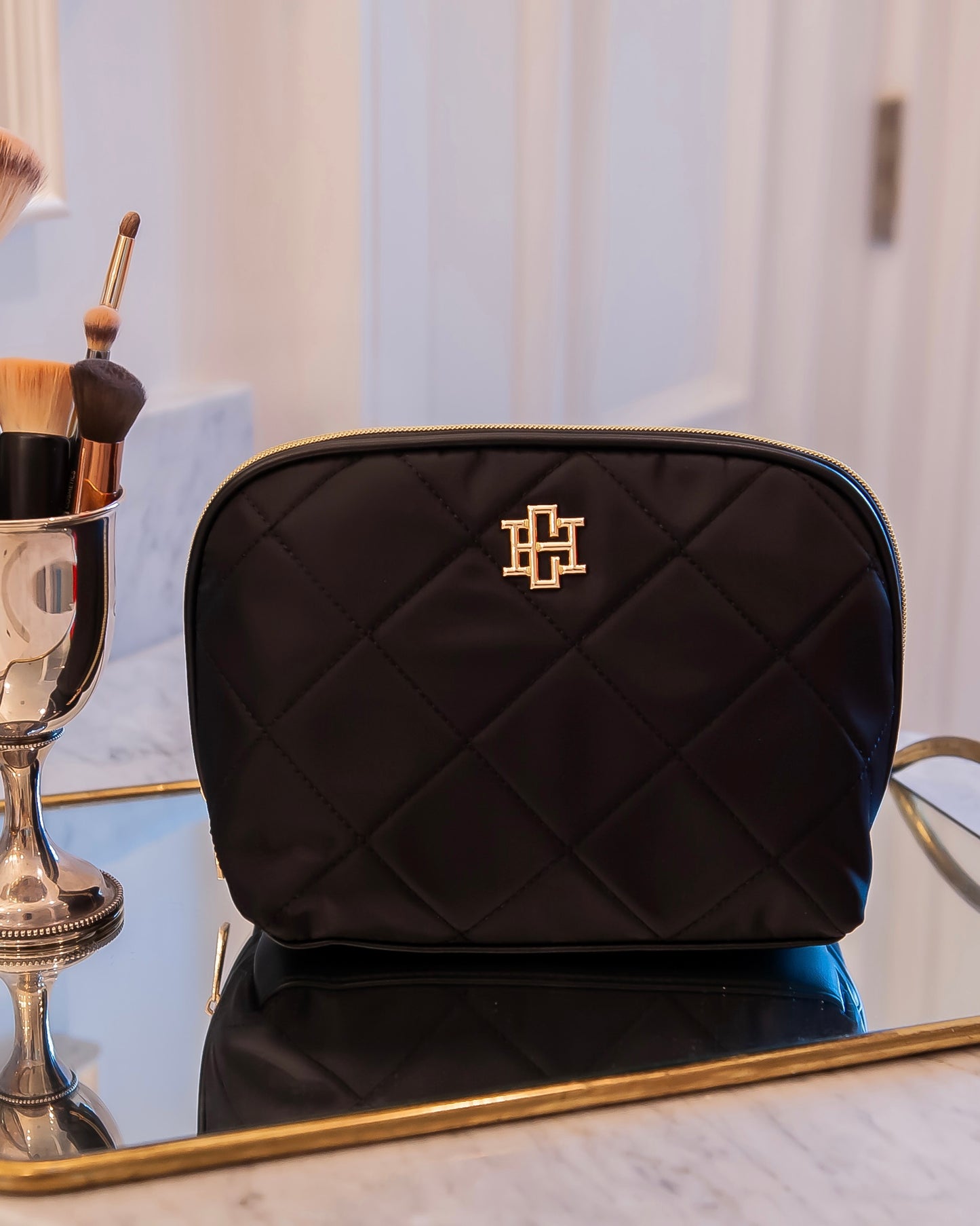 Capri Large Pouch Black Nylon