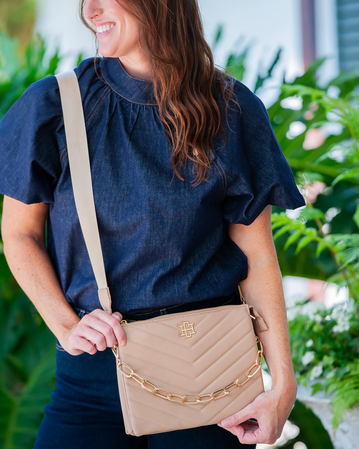 Ariana Crossbody Latte VQ