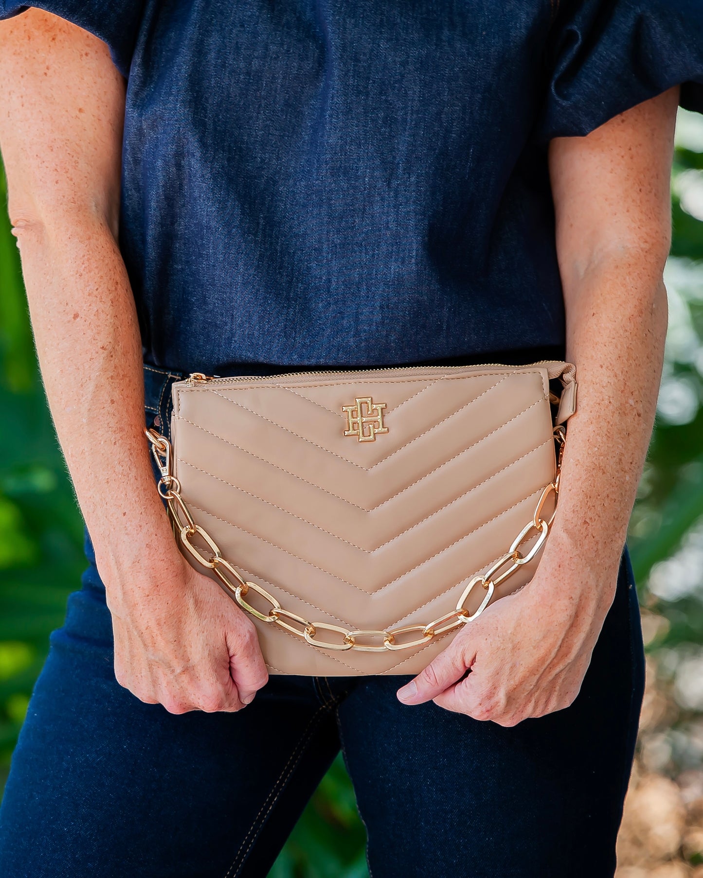 Ariana Crossbody Latte VQ