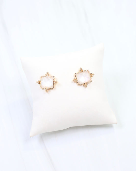 Kerang Square Facited Stud Earring White