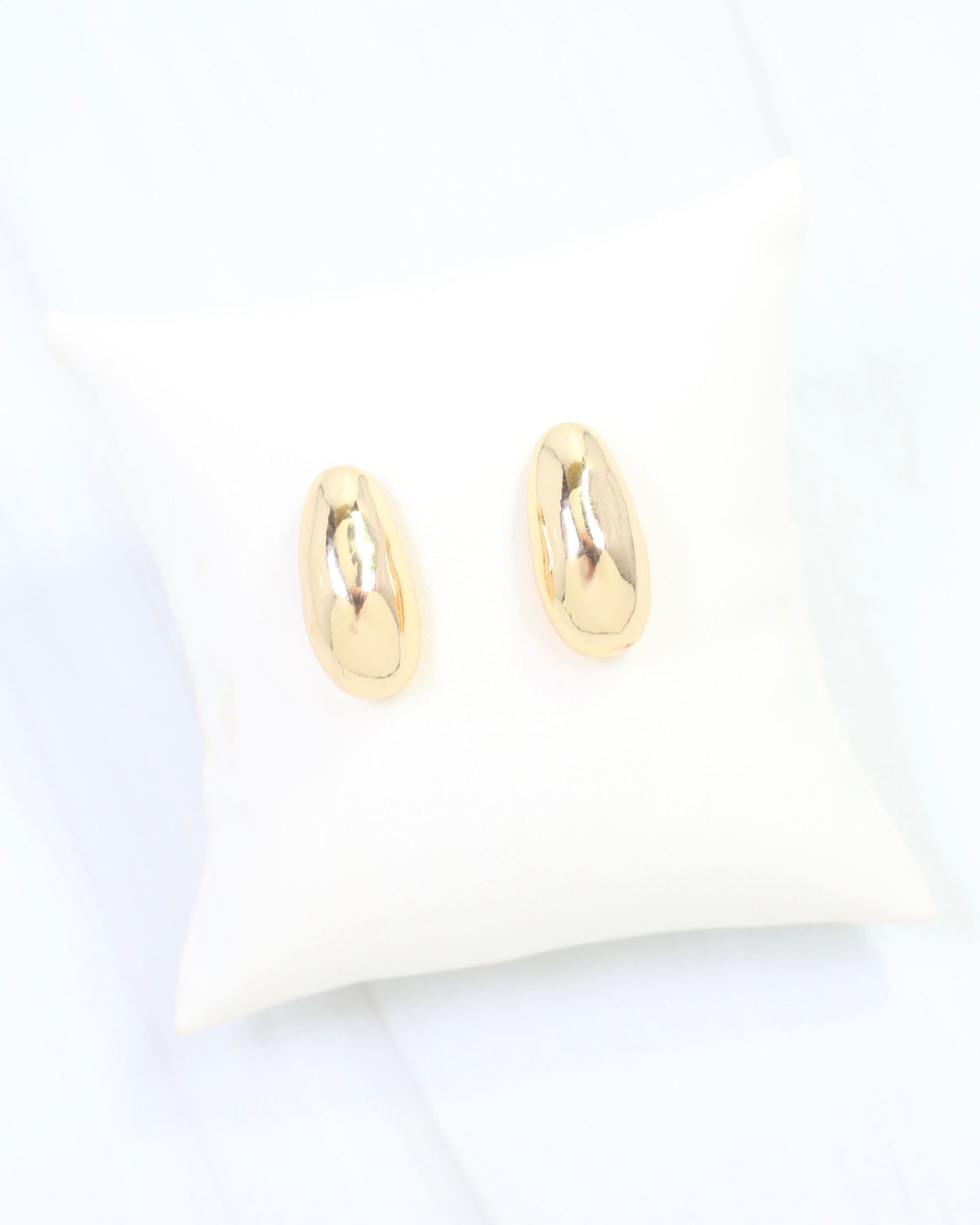 Lacey Oval Post Earring Gold