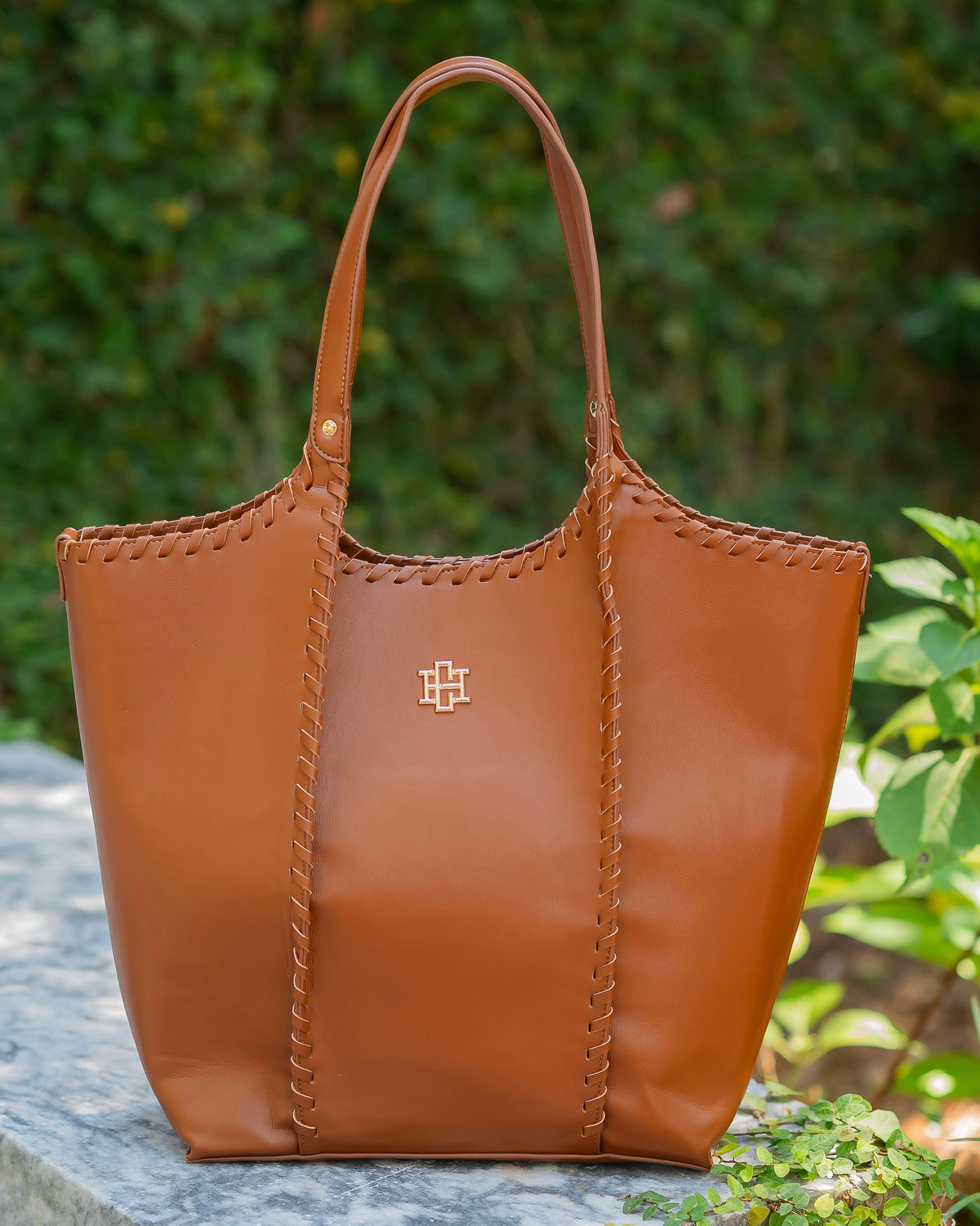 Emory Whipstitch Tote Saddle
