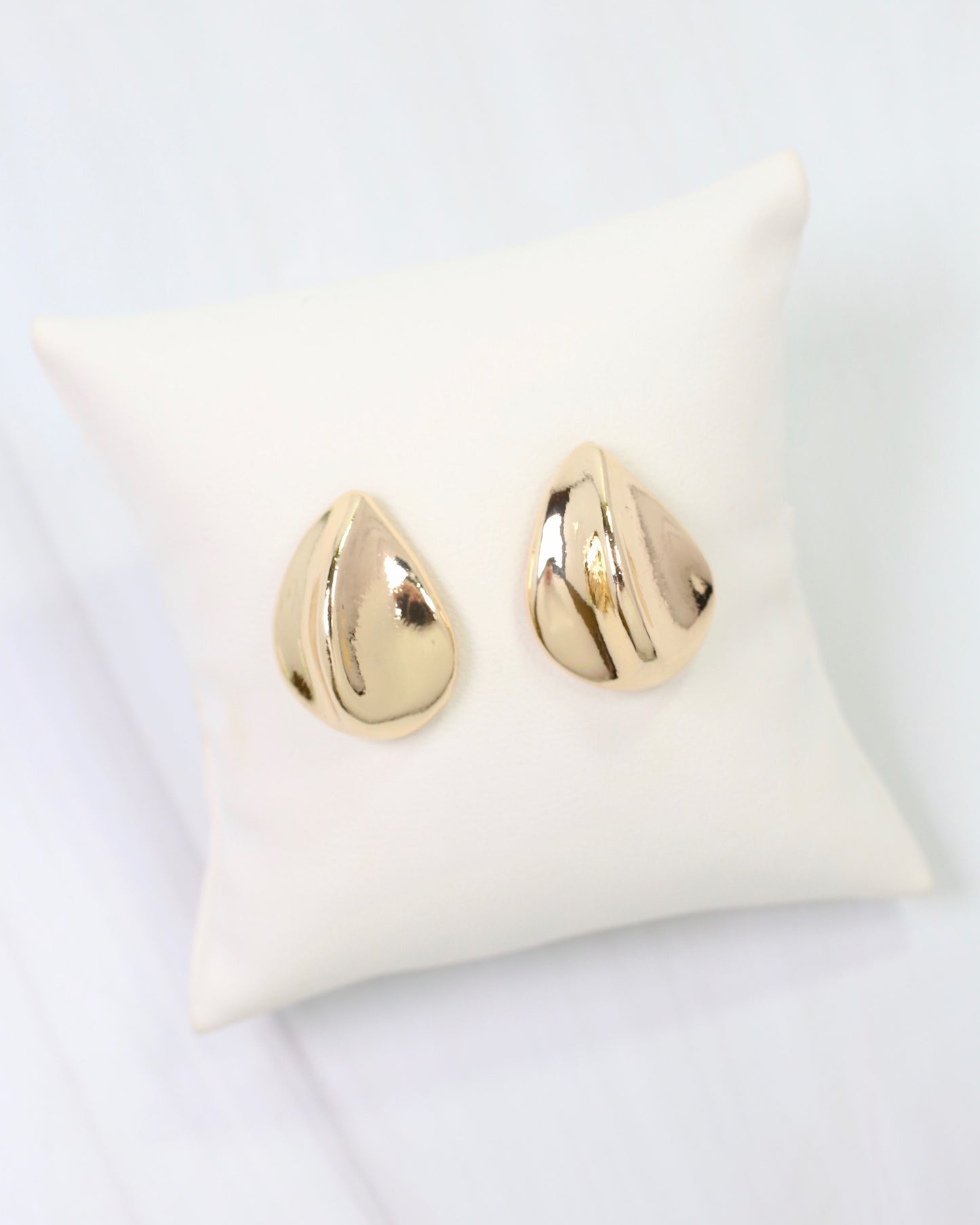 Morehead Teardrop Post Earring Gold