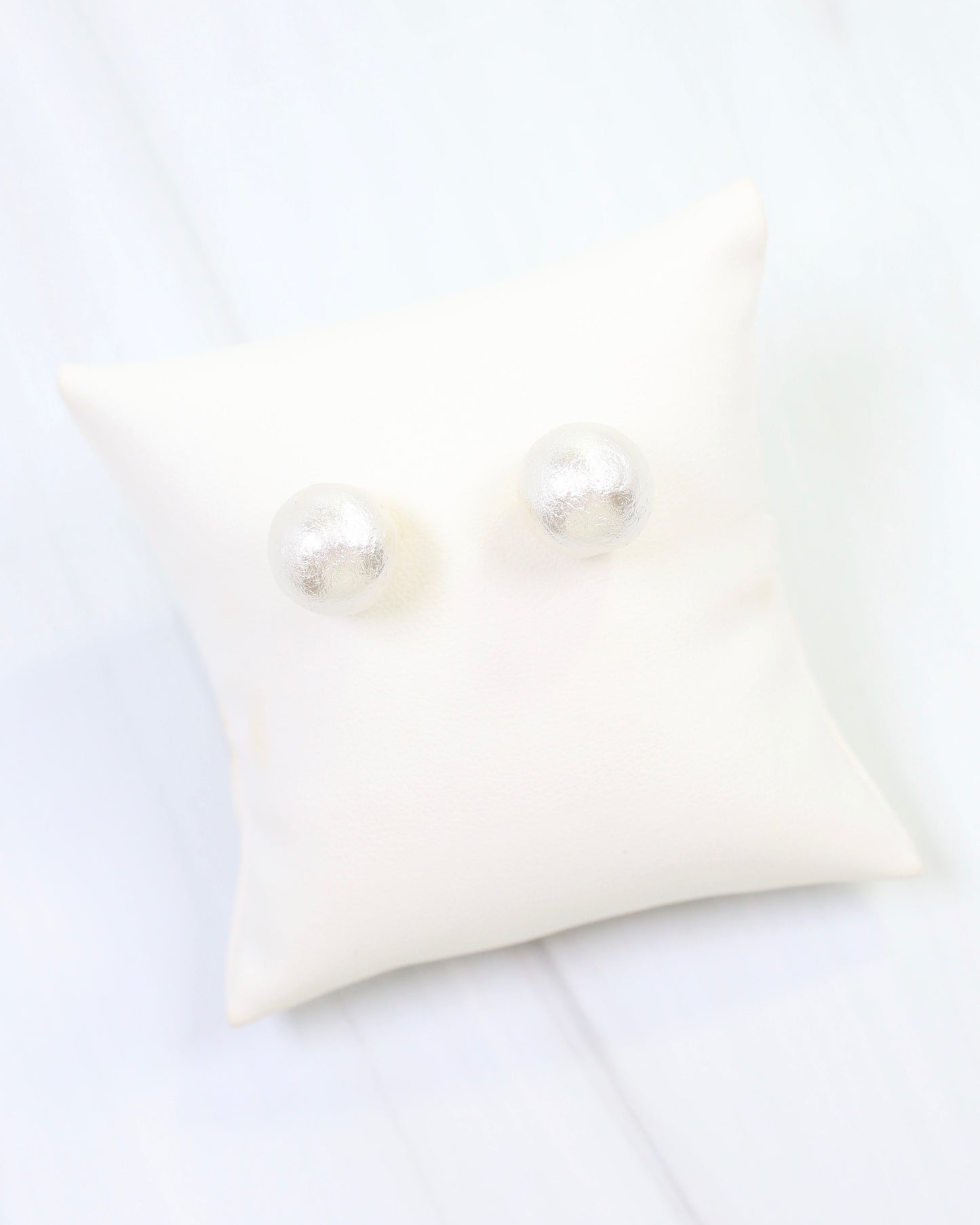 Alina Textured Pearl Stud Earring Cream