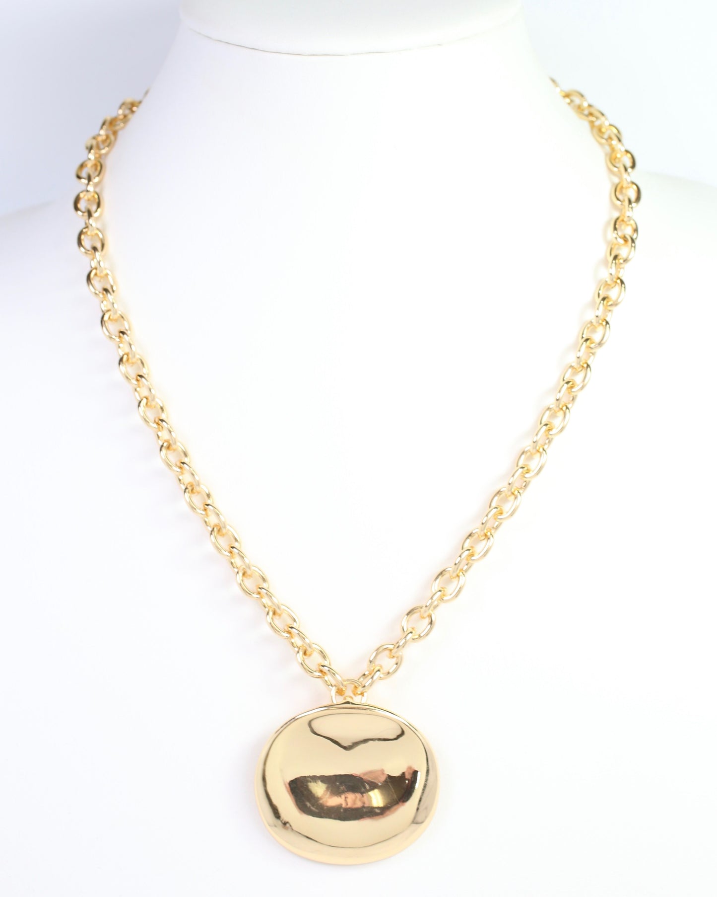 Andover Oval Charm Link Necklace Gold