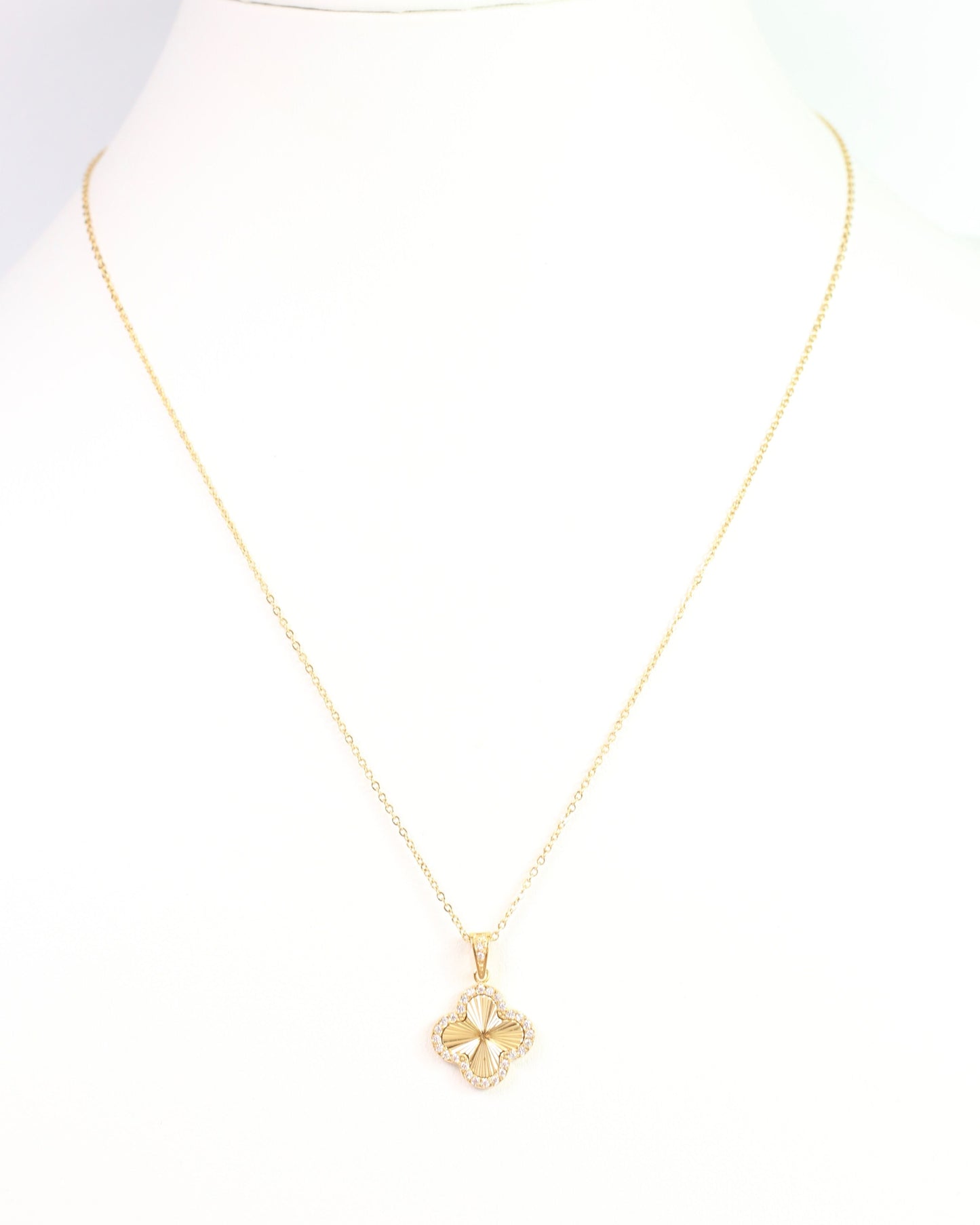Cambridge Clover Necklace Gold