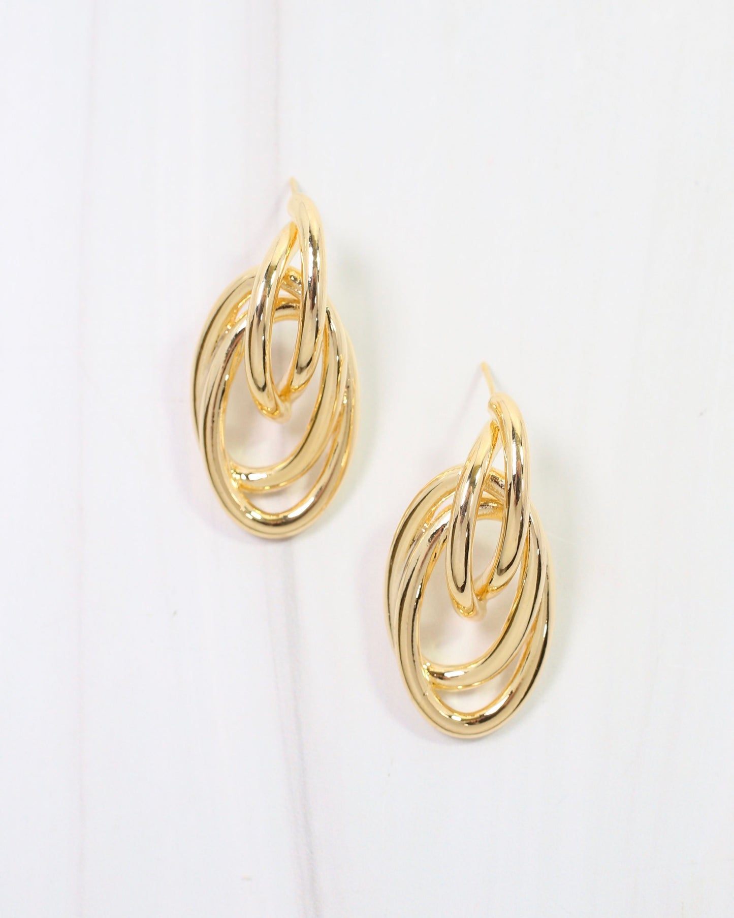 Gray Court Oval Earring Gold